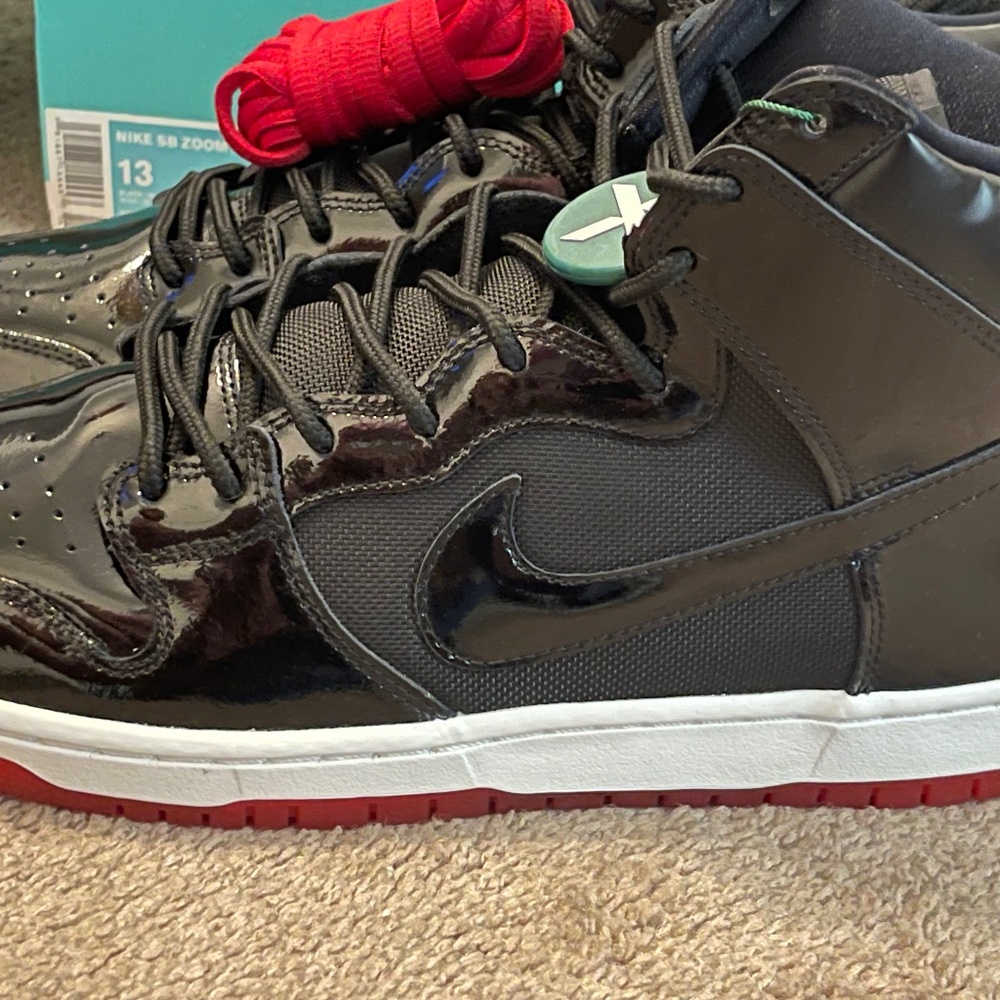 Nike SB Dunk High Bred